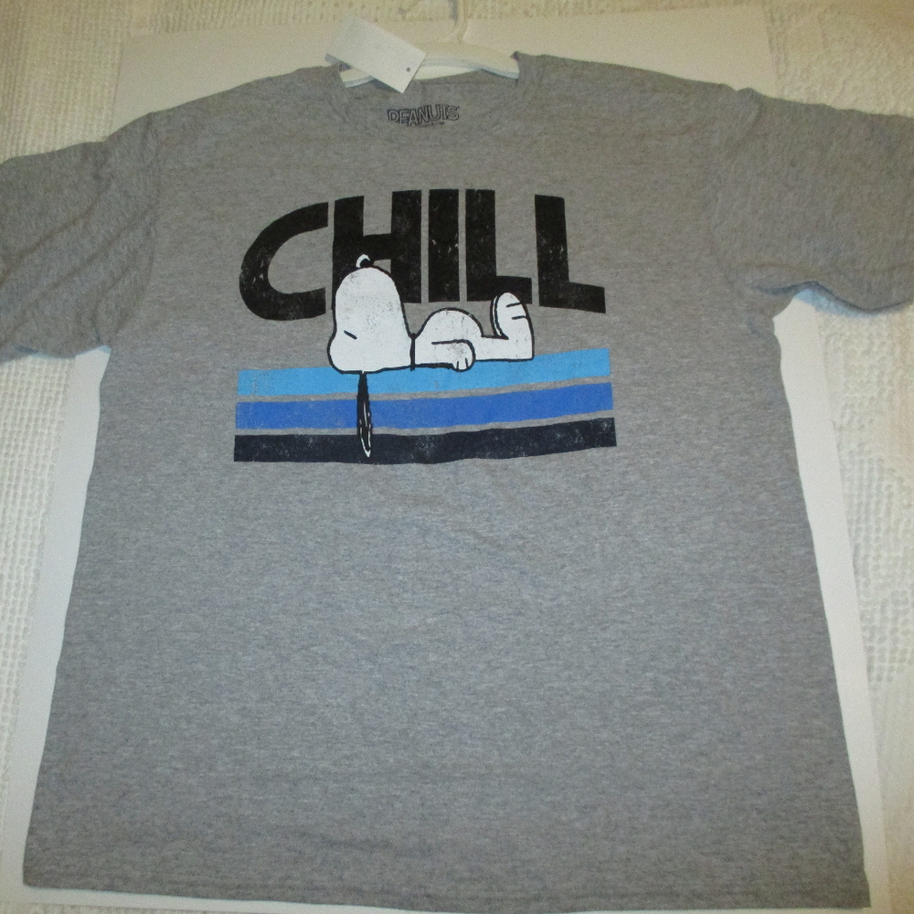 Peanuts / Snoopy "Chill" T-Shirt XL New With Tags